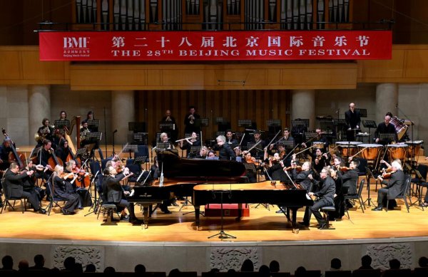 速盈配资 以琴音描摹记忆与幻想，“普神”亮相北京国际音乐节